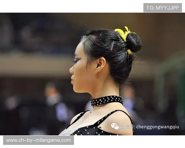 _跨界联动：网球与舞蹈结合的艺术盛宴_，网球跨步